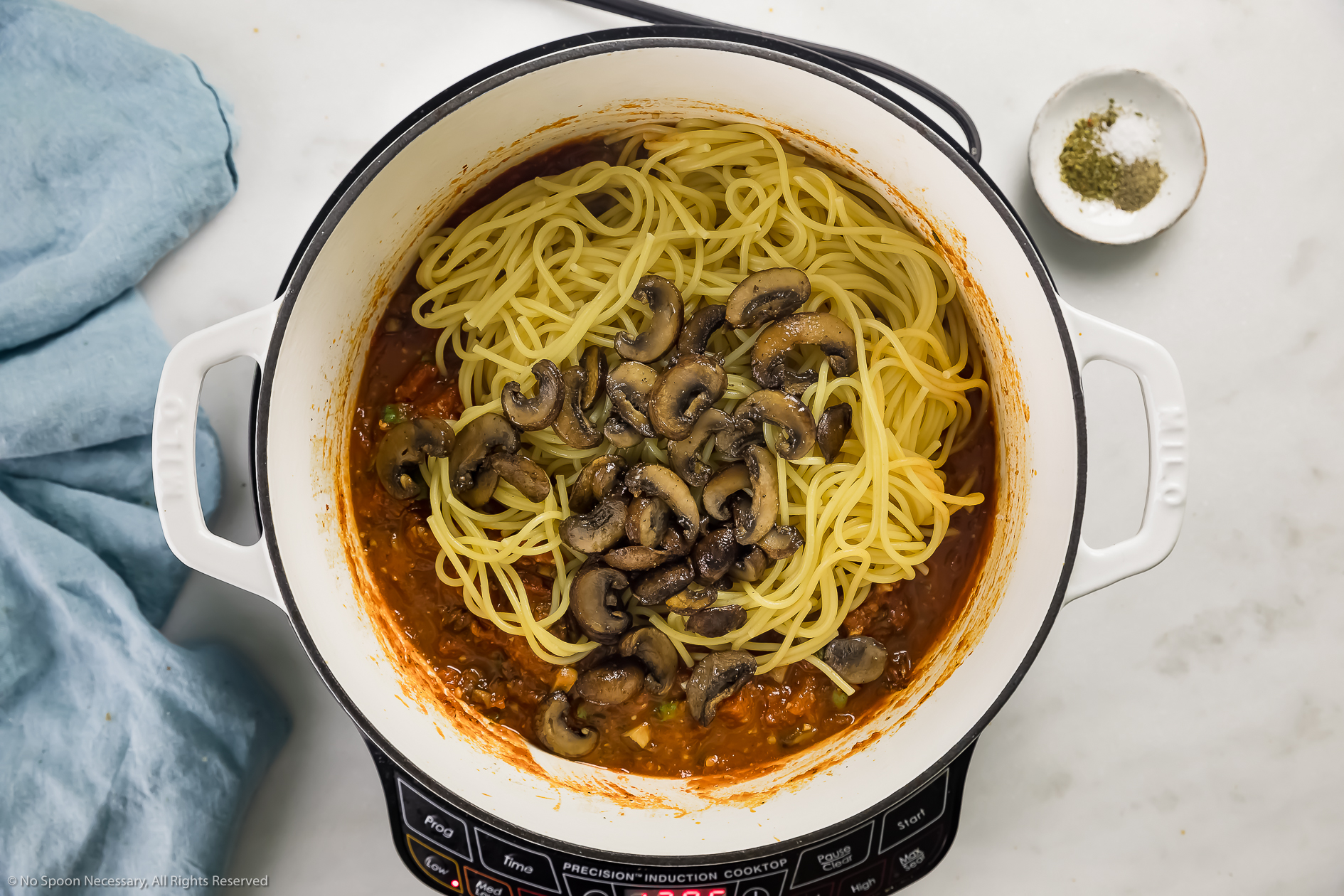 Easy Mushroom Spaghetti Sauce - No Spoon Necessary